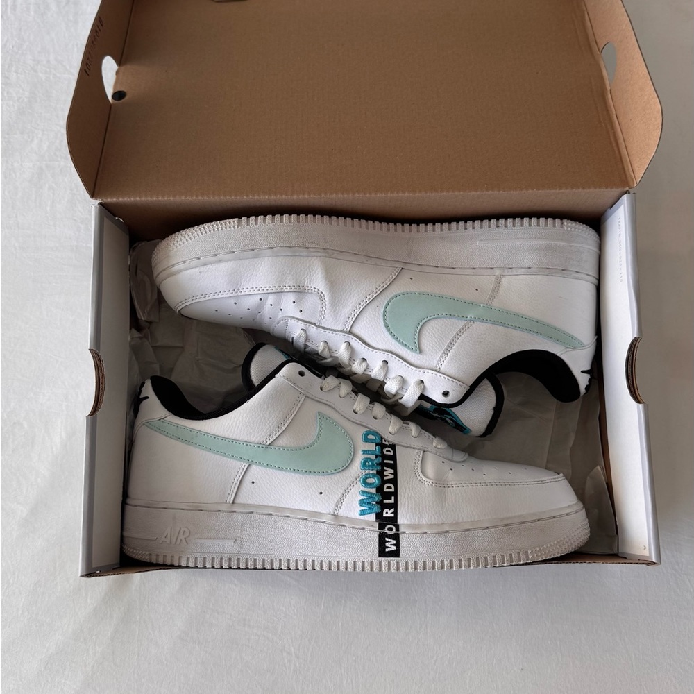 Nike Air Force 1 Men’s '07 LV8 Worldwide Pack | White Blue Fury | Rare | Sz 11